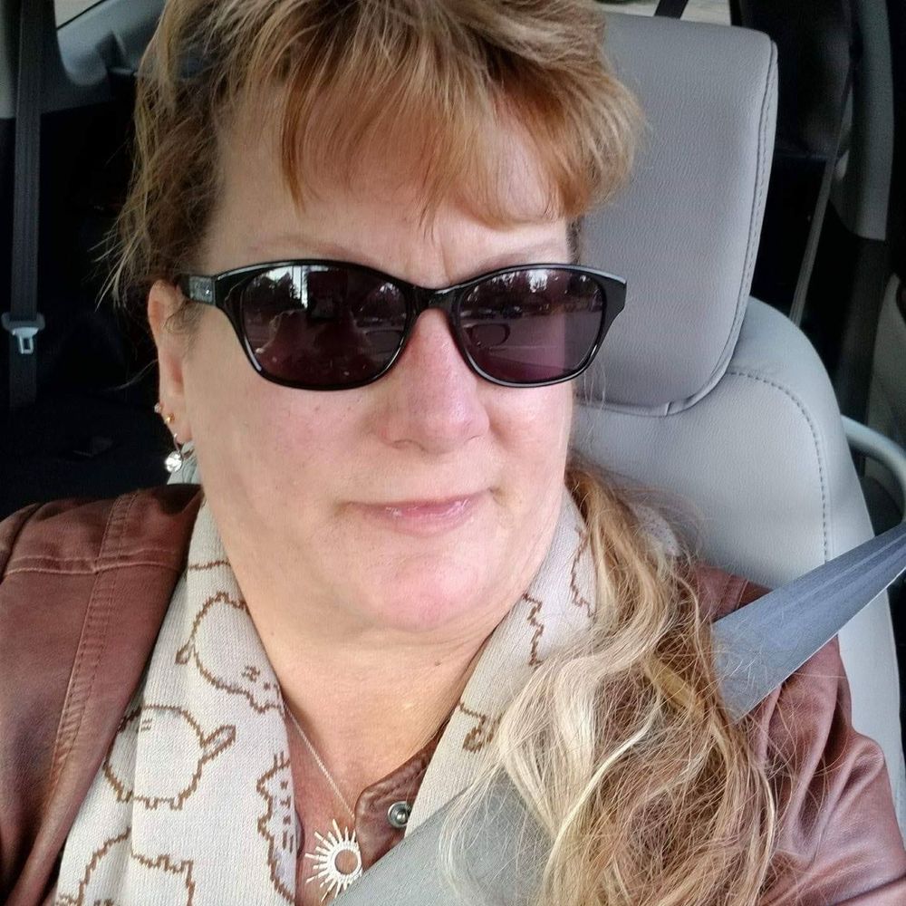 Meet your Posher, Suzanne